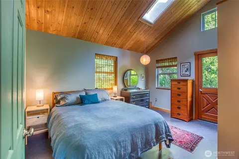 Bedroom - 178 Pinneo Rd, Eastsound, WA 98245 photo 1 of 3