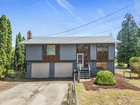 7391 E Grandview St, Port Orchard, WA 98366