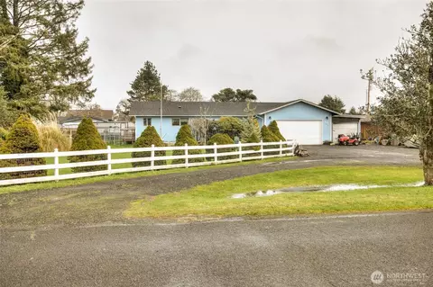 208 N Broadway St, Westport, WA 98595