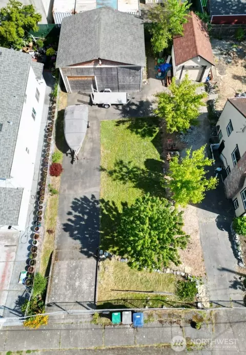 1034 S Southern St, Seattle, WA 98108