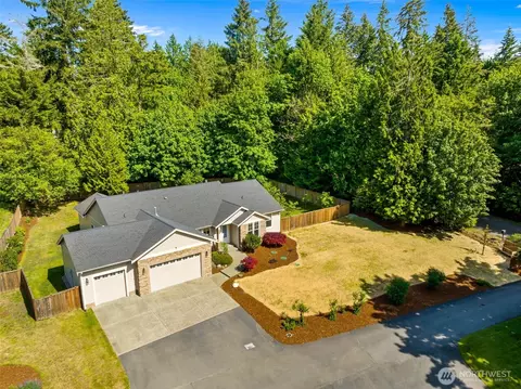 4046 Rainwood Dr NW, Olympia, WA 98502