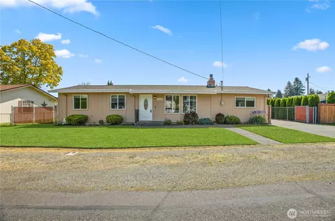 1013 21st St NW, Puyallup, WA 98371