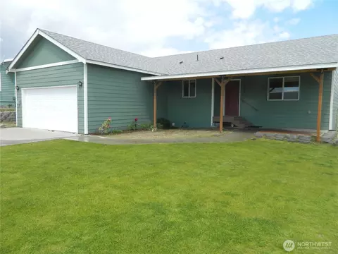 607 Bramble Ave, Omak, WA 98841