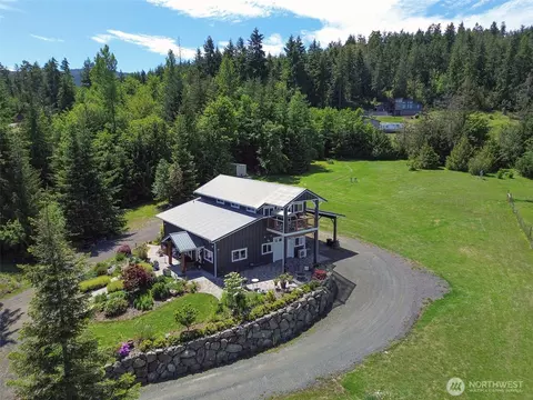 1068 Happy Valley Rd, Sequim, WA 98382