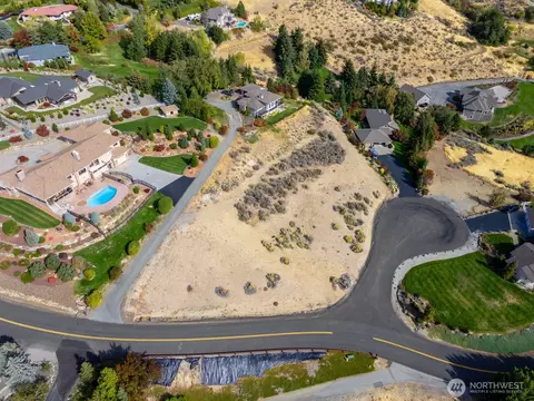 4015 W Eaglerock Dr, Wenatchee, WA 98801