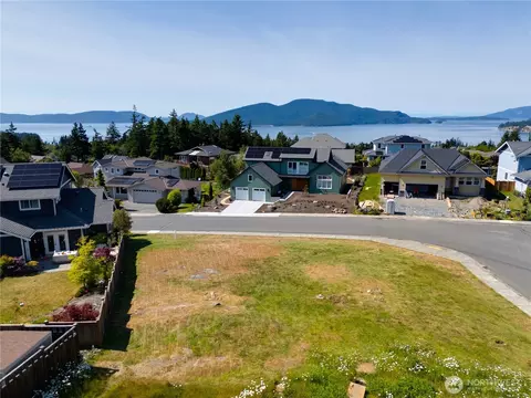 3901 Rockridge Pkwy, Anacortes, WA 98221