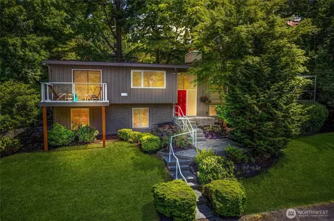 5 Wembley Ln, Mercer Island, WA 98040