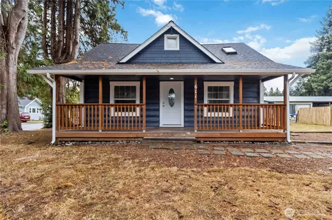 611 NE Pioneer, Castle Rock, WA 98611