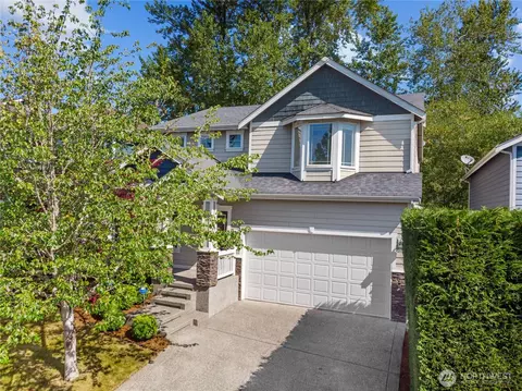 5922 NE 199th St, Kenmore, WA 98028
