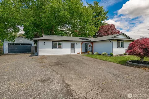 6748 La Monte Dr, Lynden, WA 98264
