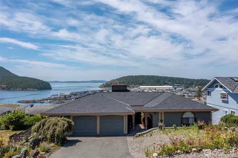 4911 Heather Dr, Anacortes, WA 98221