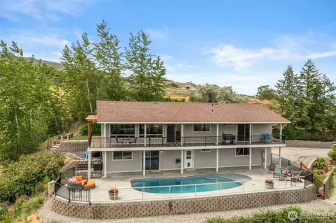 1901 Sleepy Hollow Rd, Wenatchee, WA 98801
