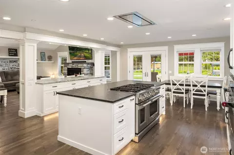 Kitchen - 34711 24th Ave E, Roy, WA 98580 photo 3 of 4