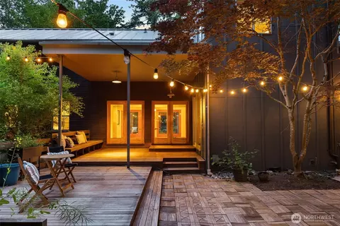 Exterior - 10608 NE 157th St, Bothell, WA 98011 photo 6 of 13