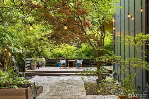 Exterior - 10608 NE 157th St, Bothell, WA 98011 photo 8 of 13