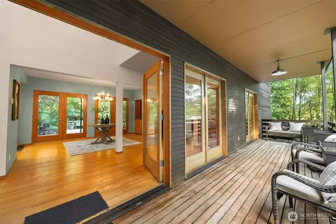 Exterior - 10608 NE 157th St, Bothell, WA 98011 photo 5 of 13