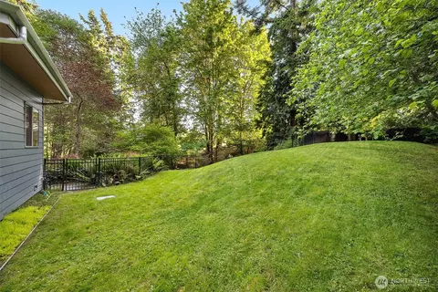 Exterior - 10608 NE 157th St, Bothell, WA 98011 photo 11 of 13