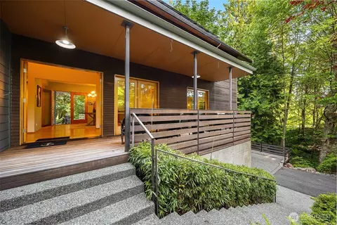 Exterior - 10608 NE 157th St, Bothell, WA 98011 photo 4 of 13