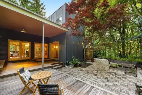 Exterior - 10608 NE 157th St, Bothell, WA 98011 photo 7 of 13