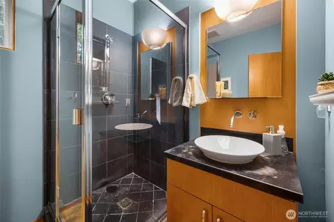 Bath - 10608 NE 157th St, Bothell, WA 98011 photo 1 of 4