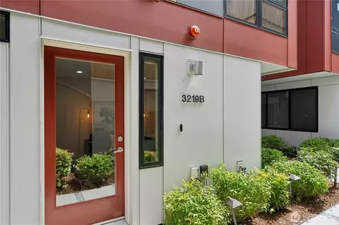 3219 California Ave SW #B, Seattle, WA 98116