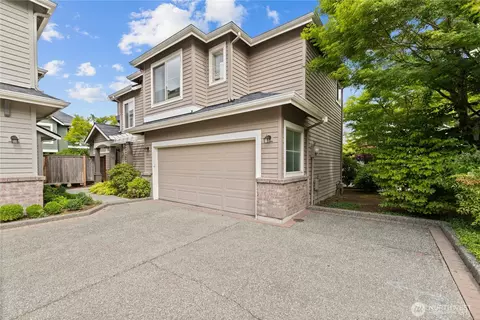 15915 NE 95th Way #15, Redmond, WA 98052