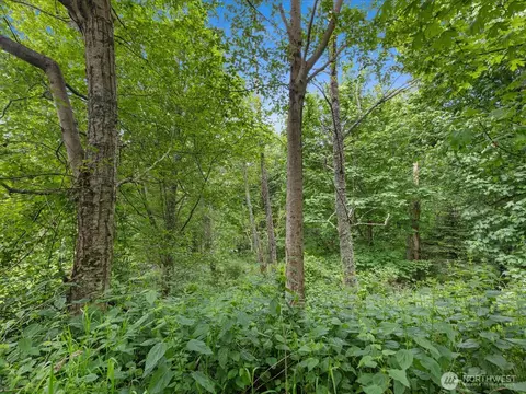4061 Eagle Ridge Dr, Camano Island, WA 98282