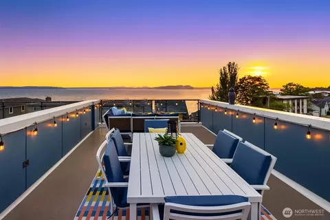 3852 Beach Dr SW #A, Seattle, WA 98116