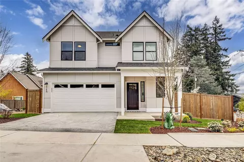 5061 NW Cedarside Loop, Silverdale, WA 98383