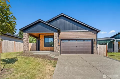 2120 Hawks View Ln, Winlock, WA 98596