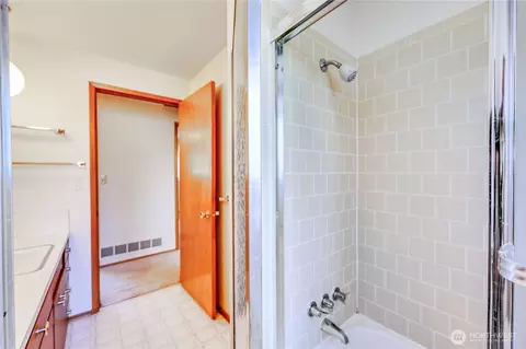 1511 E 33rd St, Bremerton, WA 98310 photo 17