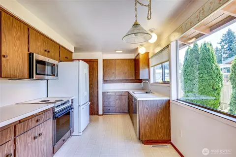 1511 E 33rd St, Bremerton, WA 98310 photo 13