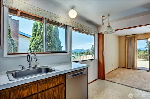 1511 E 33rd St, Bremerton, WA 98310 photo 14