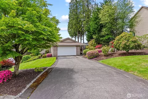 8 Clearview Dr, Longview, WA 98632