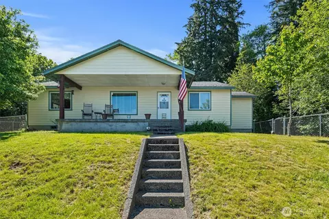 708 Peters St, Raymond, WA 98577