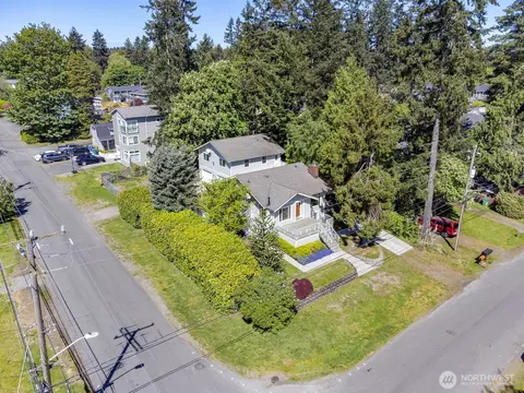 12001 20th Ave NE, Seattle, WA 98125