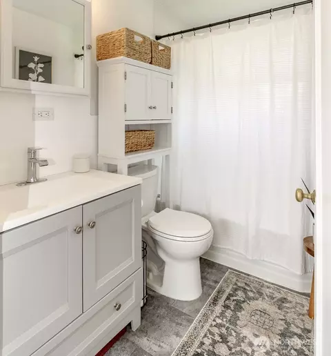 Bath - 1479 Merritt Ave, Enumclaw, WA 98022 photo 1 of 1