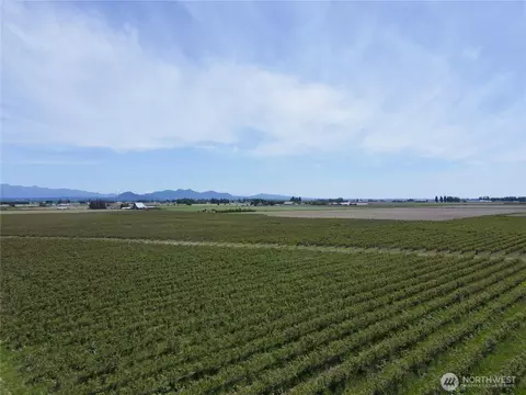 0 Young Rd, Mount Vernon, WA 98273