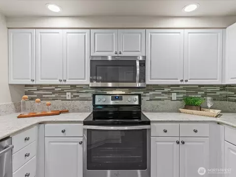 404 228th St SW #E102, Bothell, WA 98021 photo 12
