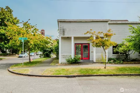 2301 NW 67th St, Seattle, WA 98117