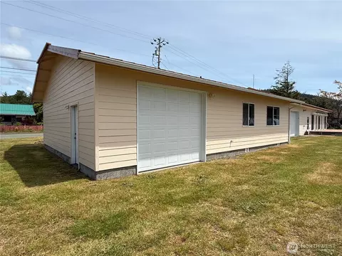 665 State Rt 101, Chinook, WA 98614