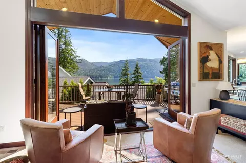 20 Longshore Ln, Bellingham, WA 98229