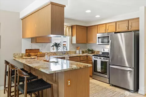 Kitchen - 1225 138th St SE, Mill Creek, WA 98012 photo 2 of 3