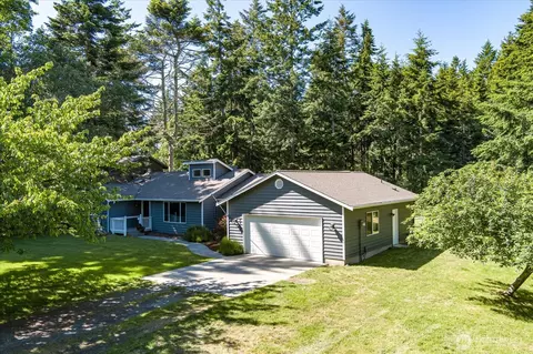 2276 Wellman Pl, Oak Harbor, WA 98277