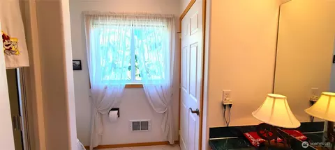 Bath - 324 Pond Ln, Sequim, WA 98382 photo 1 of 1