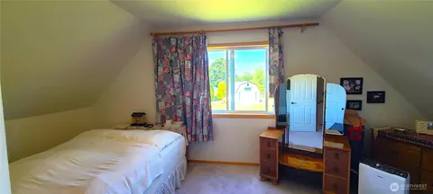 Bedroom - 324 Pond Ln, Sequim, WA 98382 photo 2 of 3