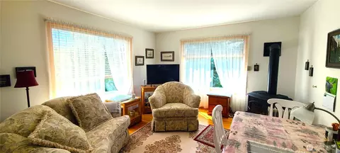 Living - 324 Pond Ln, Sequim, WA 98382 photo 2 of 2