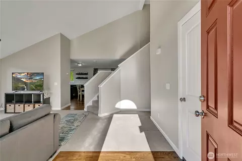 Entry Way - 404 Jewell St, Enumclaw, WA 98022 photo 1 of 1