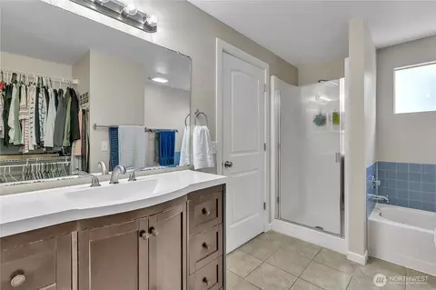 Bath - 404 Jewell St, Enumclaw, WA 98022 photo 1 of 4