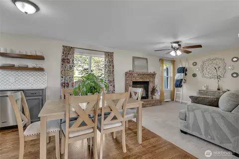 Dining - 404 Jewell St, Enumclaw, WA 98022 photo 2 of 2